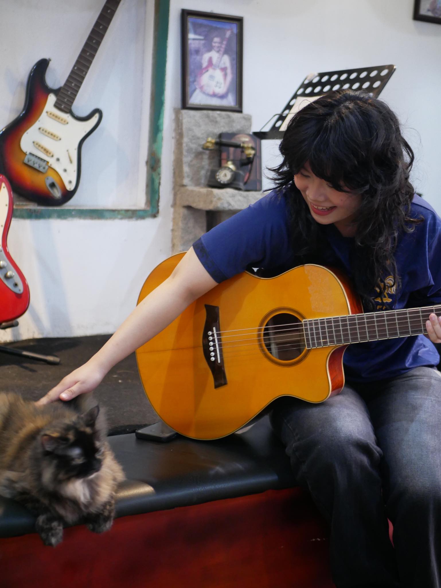Khóa Học Guitar Acoustic Nhóm/ 4 Học Viên/ Lớp
