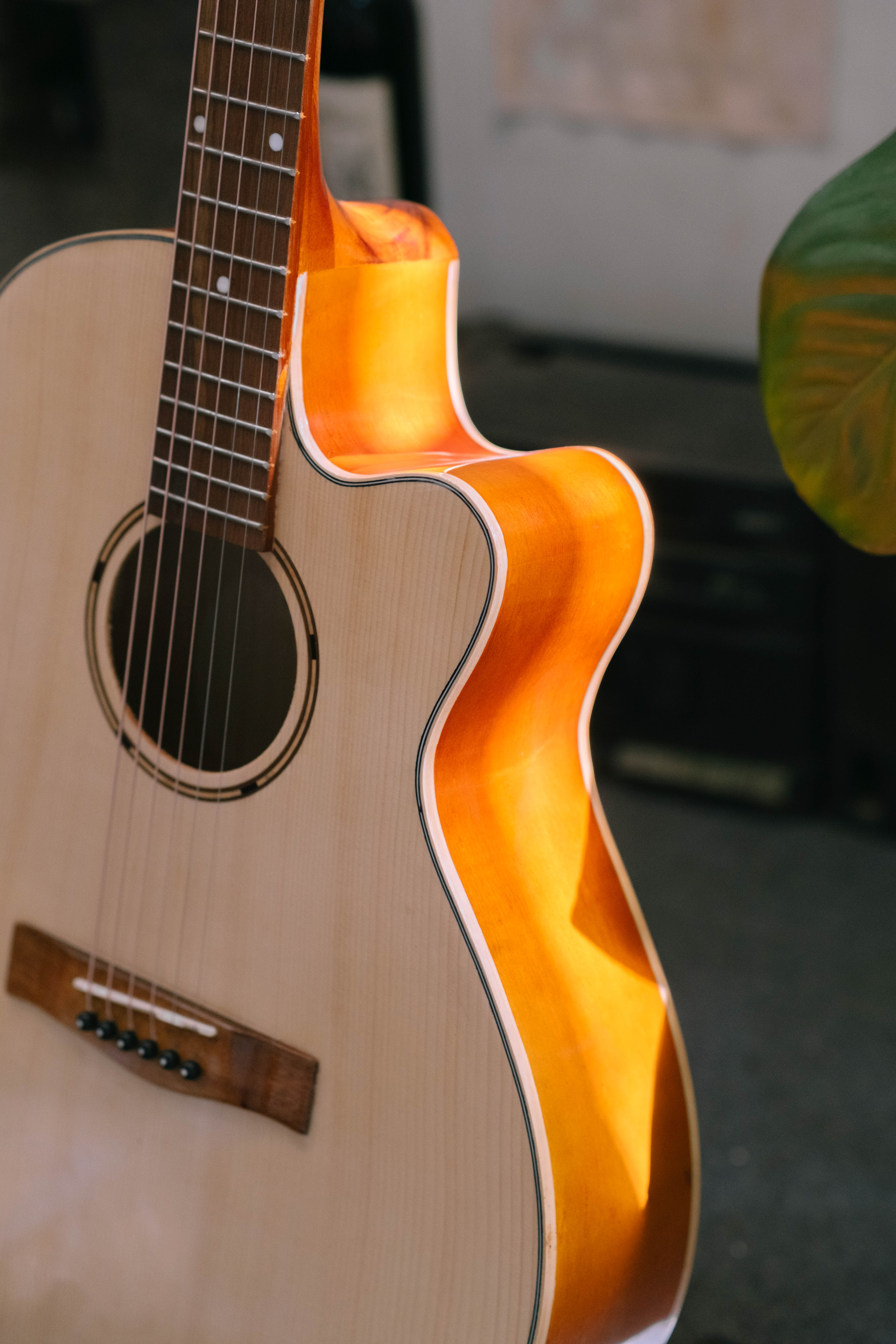 Guitar Acoustic AVE
