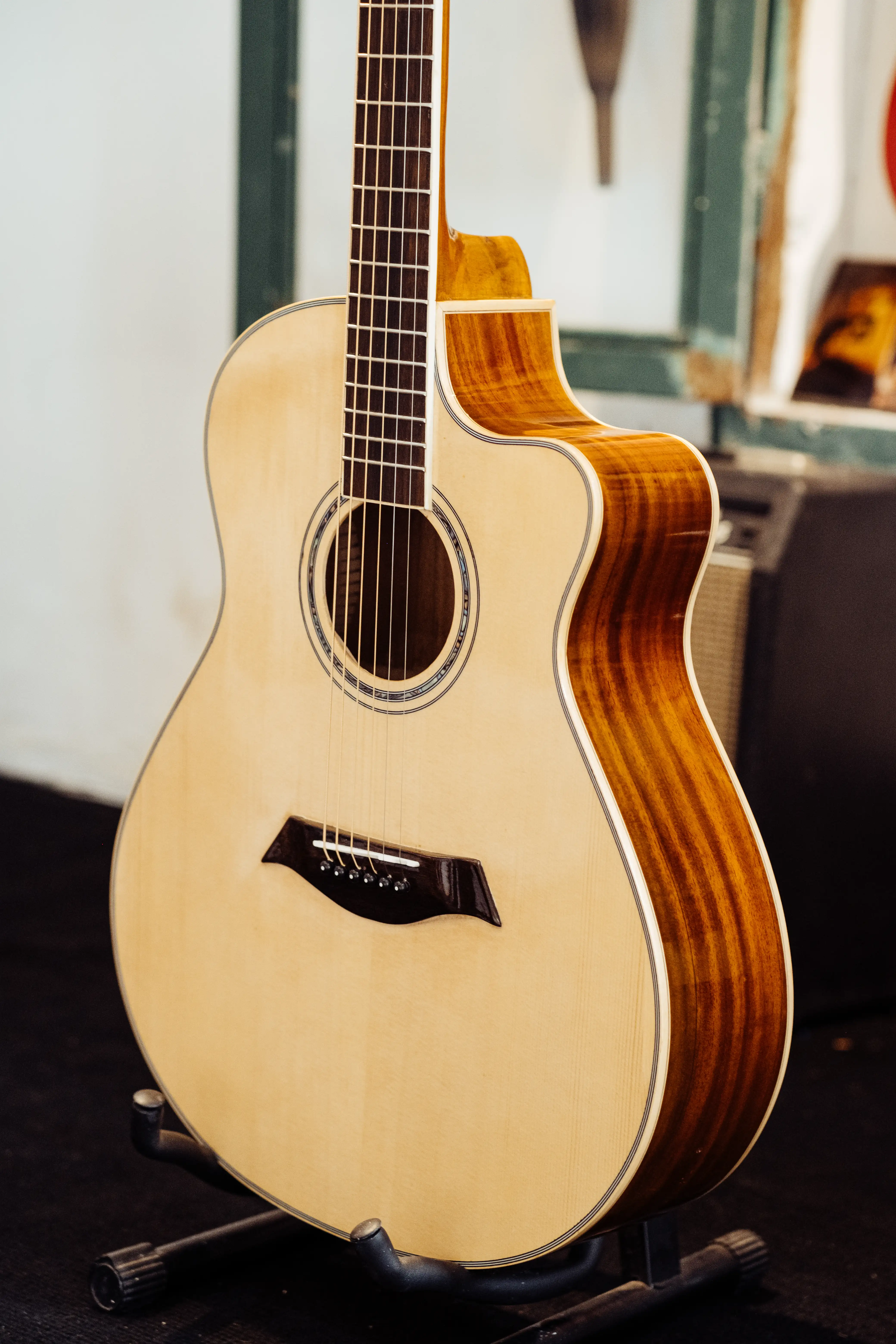 Guitar Acoustic HD-02