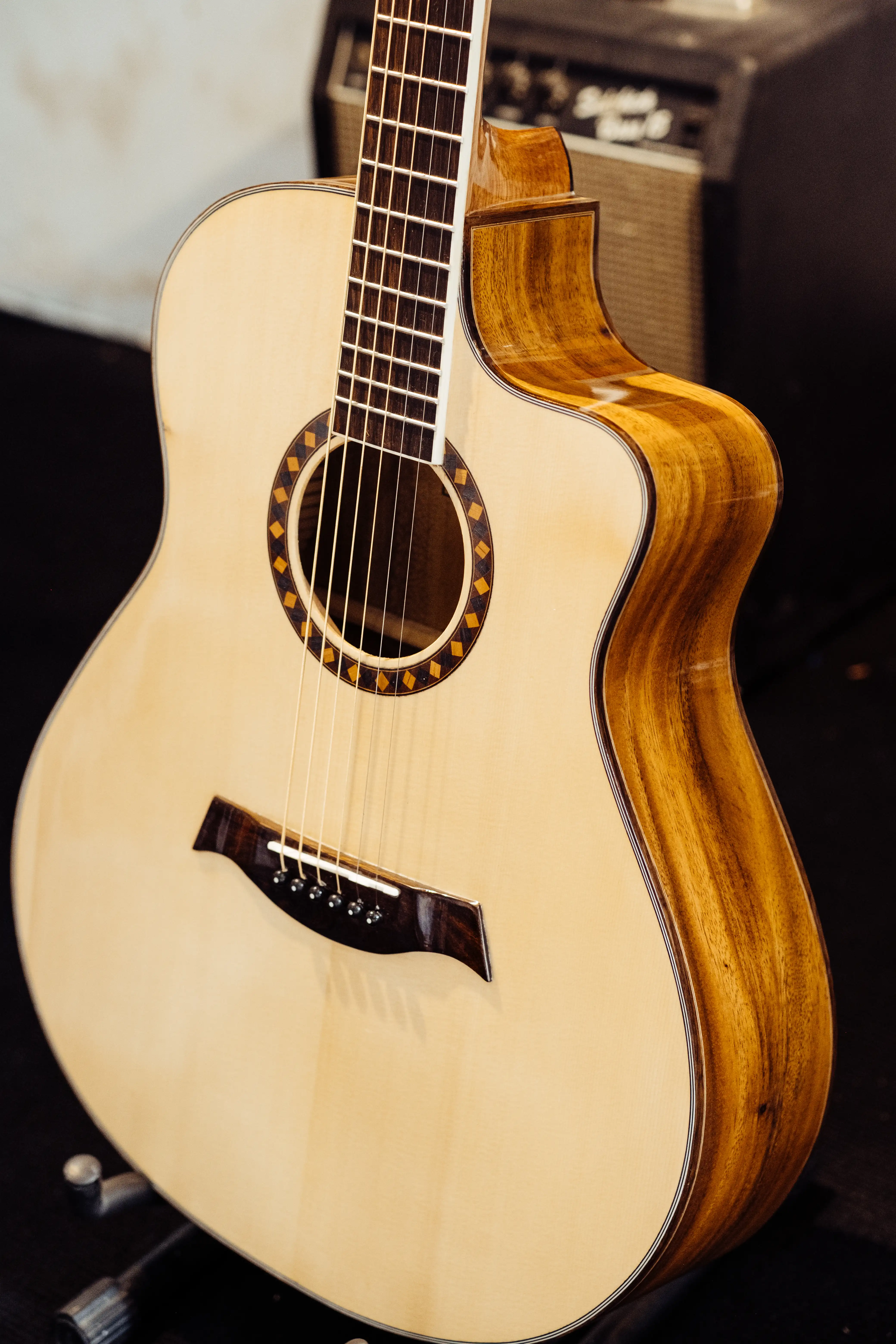 Guitar Acoustic HD-03