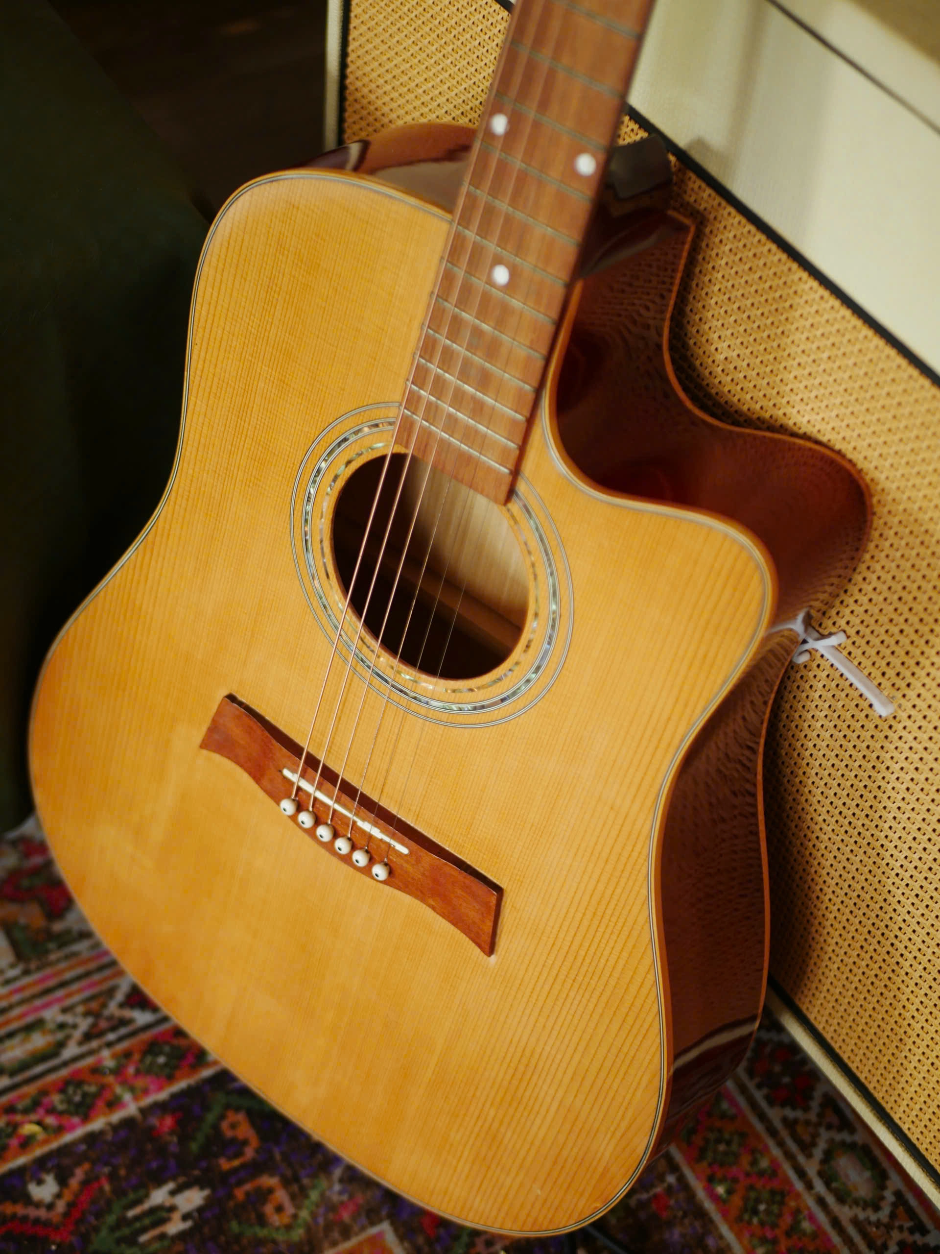 Guitar Acoustic AVE -Thanh Lý!!